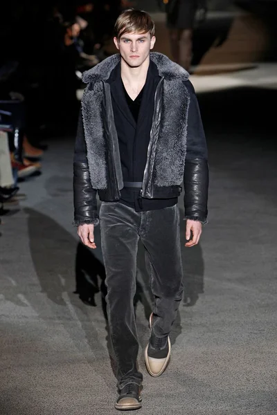 Look 27